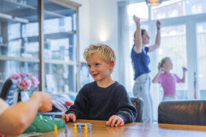 Hoe zorg ik dat mijn kind minder gaat gamen?