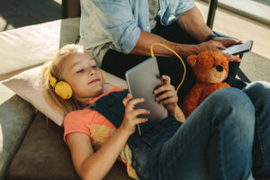 Hoe lang mag mijn kind gamen in de vakantie?